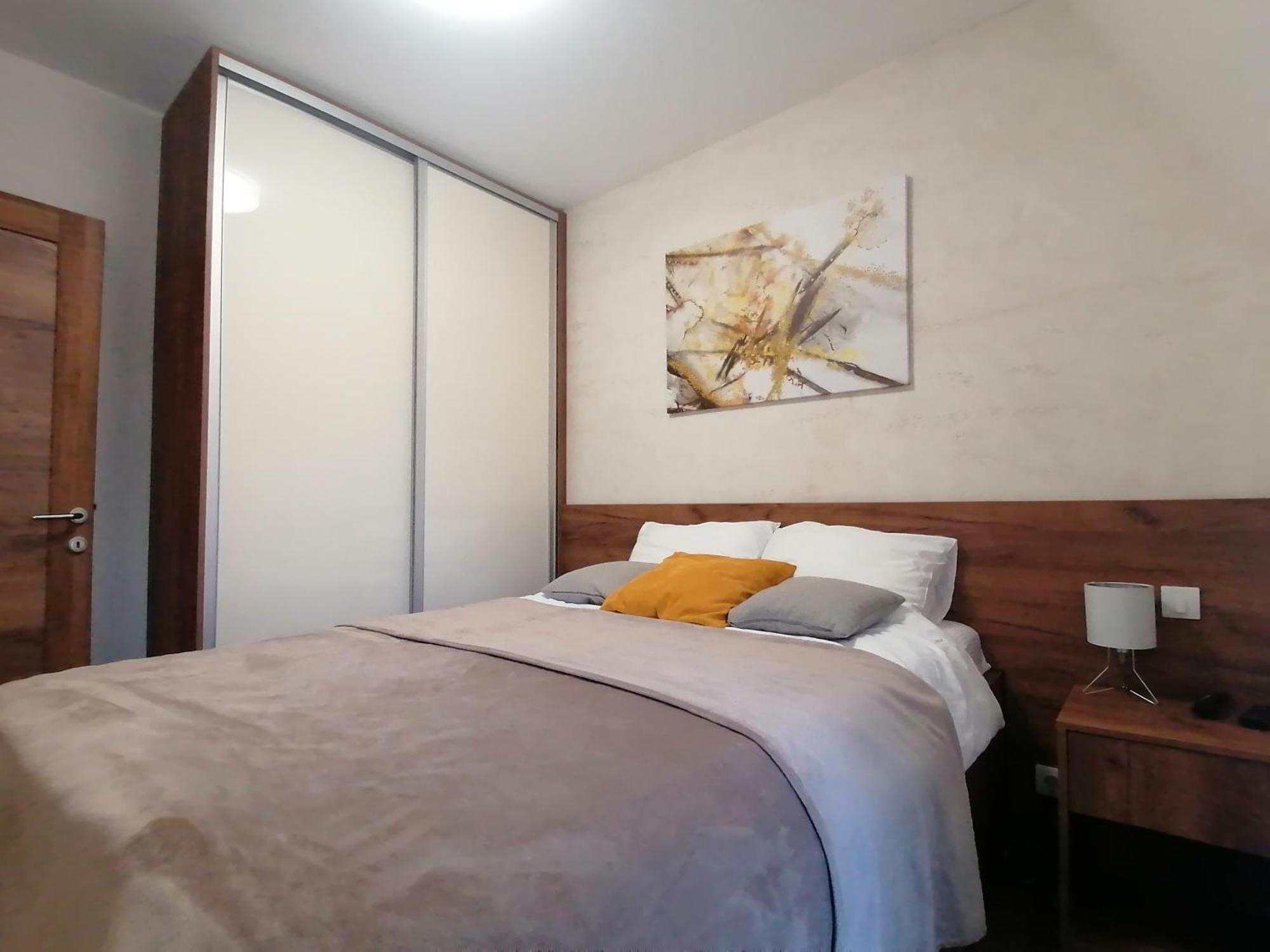 Apartment Lux Crni Vrh *